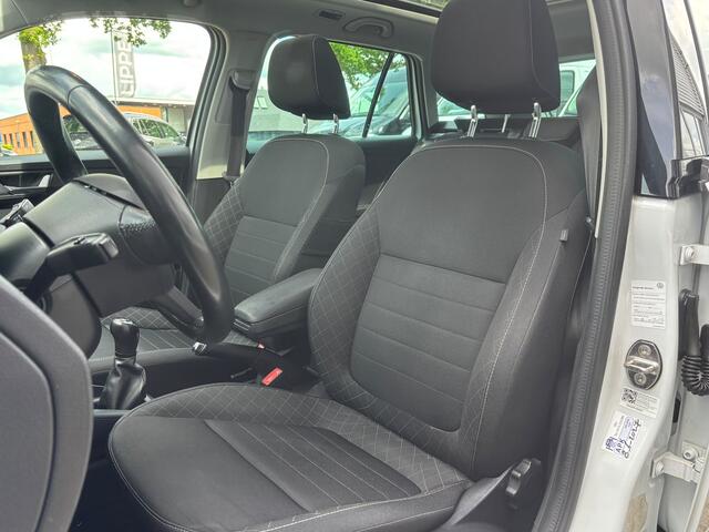 Skoda FABIA Combi 1.0 TSI Style Business | Trekhaak | Pano | Stoelverwarming | Apple Carplay