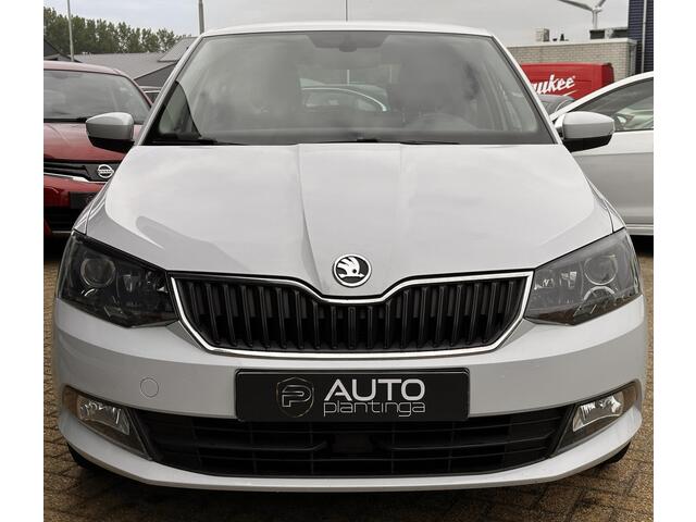 Skoda FABIA 1.2 TSI Drive 90PK | 1e Eigenaar | NL AUTO | Trekhaak | Parkeersensoren | APK tot 20-05-2027 | DAB+ | Climate Control | Cruise Control | Privacy Glass | Navigatie | 2 Sleutels |