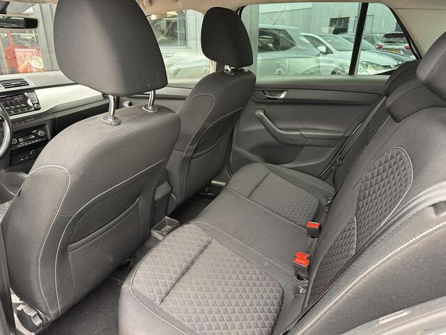 Skoda FABIA 1.2 TSI Drive 90PK | 1e Eigenaar | NL AUTO | Trekhaak | Parkeersensoren | APK tot 20-05-2027 | DAB+ | Climate Control | Cruise Control | Privacy Glass | Navigatie | 2 Sleutels |
