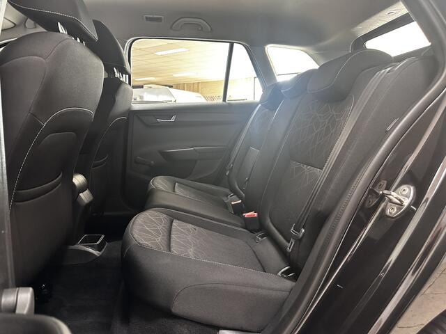 Skoda FABIA Combi 1.0 TSI Clever/ LED Dagrijverl./ 15''LMV/ Airco/ Navi/ Cruise/ Bluetooth/ Multi.LEDER.Stuur/ Elek.Pakket/ Isofix/ PDC Achter.