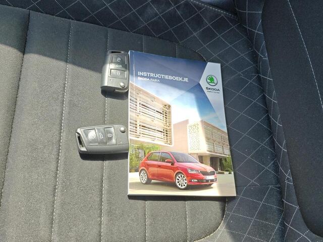 Skoda FABIA Combi 1.0 TSI Ambition / Parkeersensoren / Airco / Cruise control / App-connect /