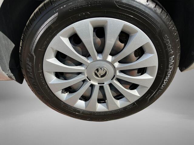 Skoda FABIA Combi 1.0 TSI Ambition · Apple/Android Car Play · Navigatie · Trekhaak · Airco · Cruise Control · P-Sensoren ·