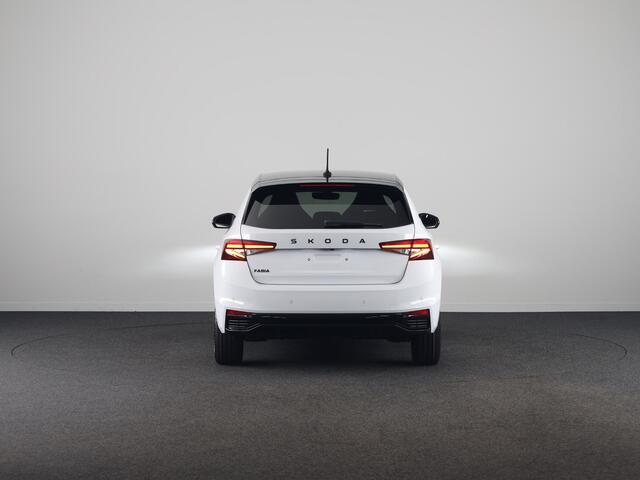 Skoda FABIA Monte Carlo 1.0 TSI 70 kW / 95 PK Hatchback 5 vers | Moon White + Black Magic | Travel Assist Pakket | Hill Start Assist | Verwarmbare Voorstoelen
