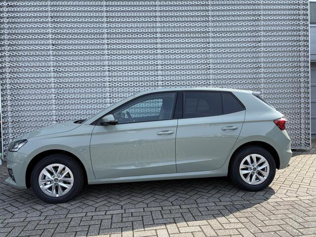 Skoda FABIA Selection 1.0 TSI 95 PK | Parkeersensoren | Apple Carplay/Android Auto | 16" Lichtmetalen Velgen | Getint glas |