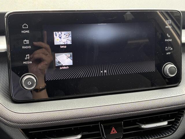 Skoda FABIA Selection 1.0 TSI 95 PK | Parkeersensoren | Apple Carplay/Android Auto | 16" Lichtmetalen Velgen | Getint glas |