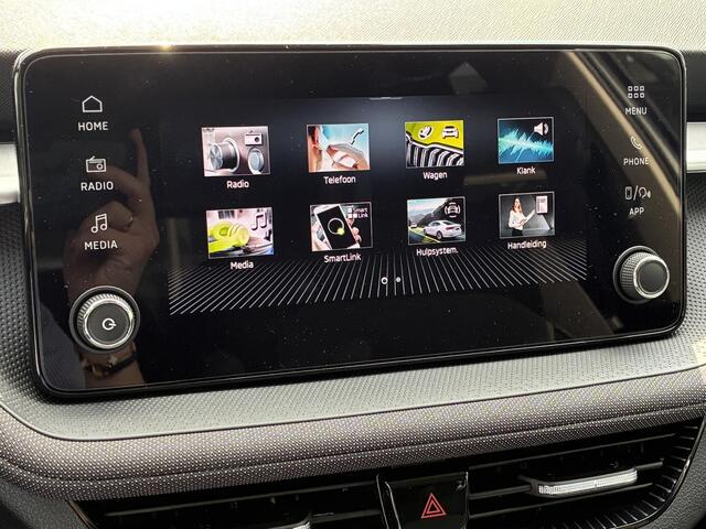 Skoda FABIA Selection 1.0 TSI 95 PK | Parkeersensoren | Apple Carplay/Android Auto | 16" Lichtmetalen Velgen | Getint glas |