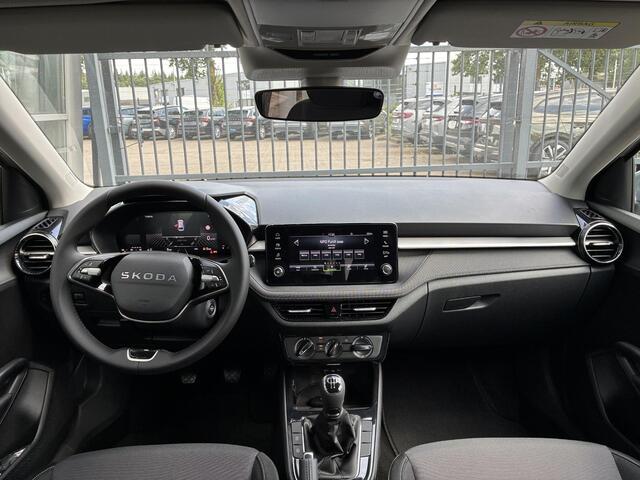 Skoda FABIA Selection 1.0 TSI 95 PK | Parkeersensoren | Apple Carplay/Android Auto | 16" Lichtmetalen Velgen | Getint glas |