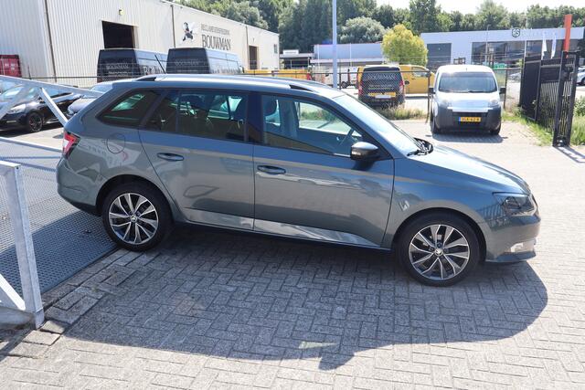 Skoda FABIA Combi 1.0 TSI Drive Nederlandse auto! Cruise control/Climate control/Parkeersensoren/Navigatie/Bluetooth/Elektrische ramen/Licht metalen velgen