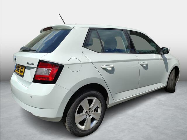 Skoda FABIA 1.0 Ambition Parkeersensoren - Apple Carplay/Android Auto- LMV - Bluetooth - Airco