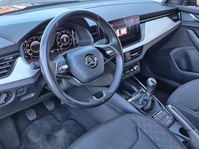 Skoda Kamiq 1.0 TSI Ambition | Navigatie | Climate Control | Parkeersensoren | Lichtmetalen Velgen | Digitaal Dashboard |