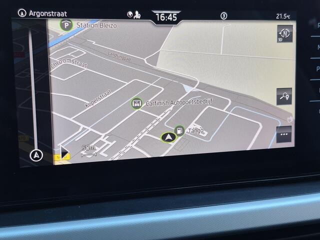Skoda Kamiq 1.0 TSI Ambition | Navigatie | Climate Control | Parkeersensoren | Lichtmetalen Velgen | Digitaal Dashboard |
