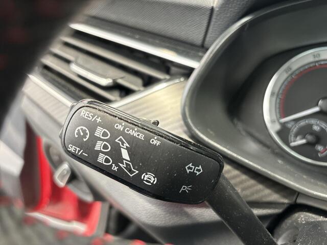 Skoda Kamiq 1.0 Tsi 110pk Monte Carlo · Keyless · Apple/Android Car Play · P-Sensoren · Stoelverwarming · 18'' Inch ·