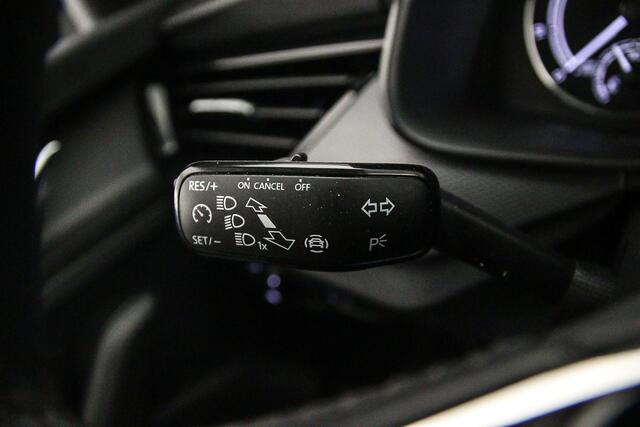 Skoda Kamiq Ambition 1.0 TSI 110pk DSG Automaat Cruise control, Airco, Parkeersensor achter, App connect, DAB, Radio, LED koplampen, Bluetooth