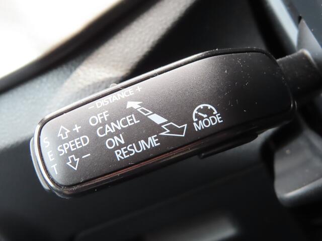 Skoda Kamiq 1.0 TSI Clever DSG | trekhaak wegklapbaar | elektrische achterklep | verwarmbare voorruit | camera | stoelverwarming | adaptive cruise