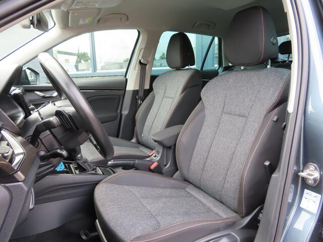 Skoda Kamiq 1.0 TSI Clever DSG | trekhaak wegklapbaar | elektrische achterklep | verwarmbare voorruit | camera | stoelverwarming | adaptive cruise