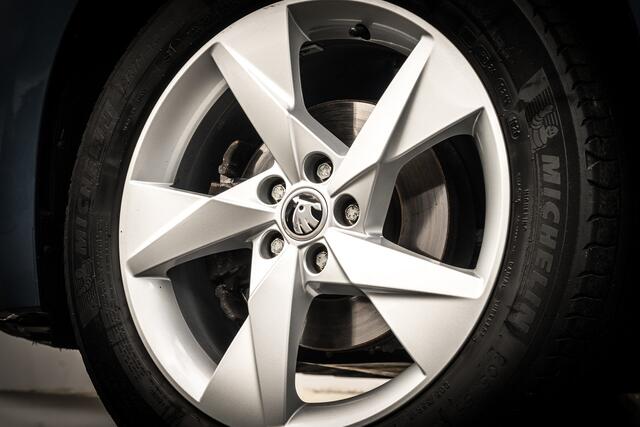 Skoda Kamiq 1.0 TSi 115 Pk Automaat Sport Business I 1e Eigenaar I Org. Elektr.Trekhaak I Camera I Sportstoelen