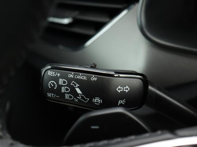 Skoda Kamiq 1.0 TSI Ambition 110pk Automaat | Trekhaak | Cruise Control | Stoelverwarming | Carplay & Android Auto | Parkeersensoren |