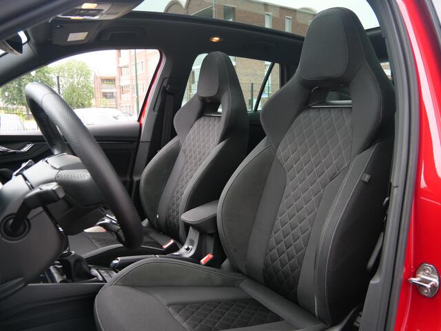 Skoda Kamiq 1.0 TSI 110pk Sport Business Automaat Apple Carplay / Camera / Panoramadak