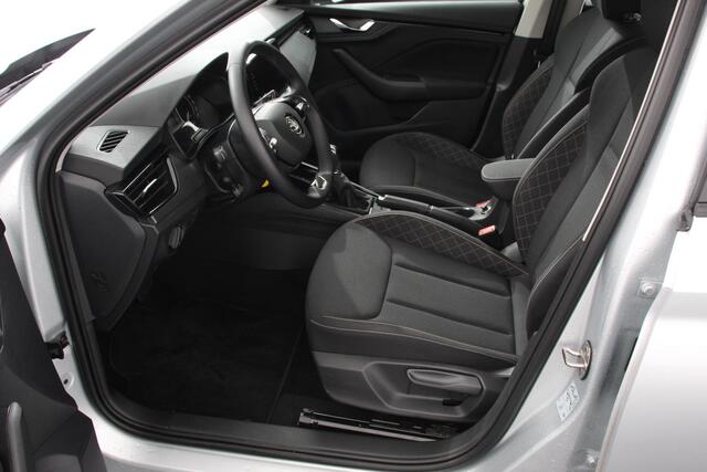 Skoda Kamiq 1.0 TSI 110pk DSG Tour de France | Navigatie | Apple Carplay/Android Auto | Camera | Airco | Adaptive Cruise Control | Verwarmde voorstoelen