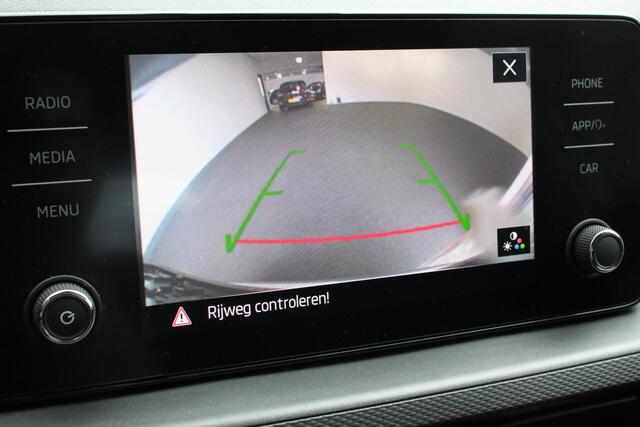 Skoda Kamiq 1.0 TSI 110pk DSG Tour de France | Navigatie | Apple Carplay/Android Auto | Camera | Airco | Adaptive Cruise Control | Verwarmde voorstoelen