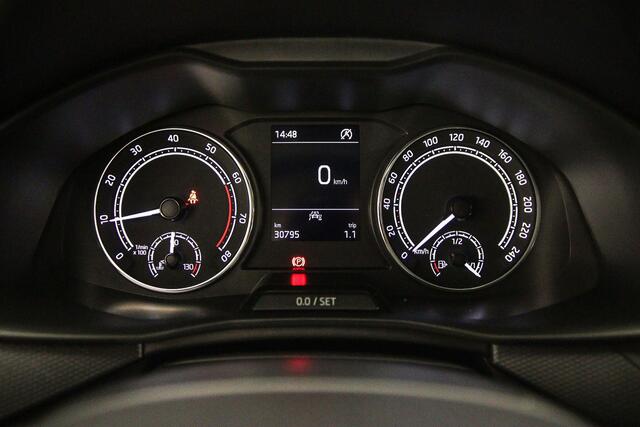Skoda Kamiq Ambition 1.0 TSI 110pk Cruise control, Parkeersensor achter, LED koplampen, Airco, DAB, Radio, Bluetooth, App connect