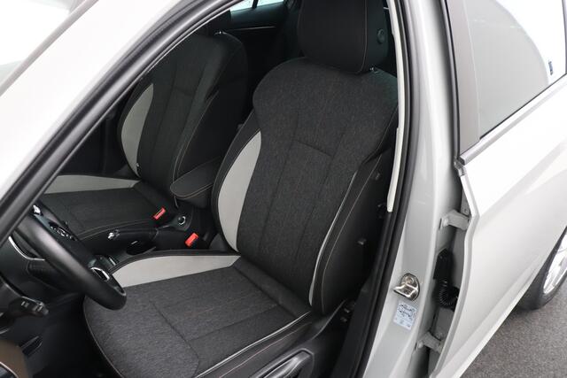 Skoda Kamiq 1.0 TSI Style Carplay Navi Stoelverw 17'LMV
