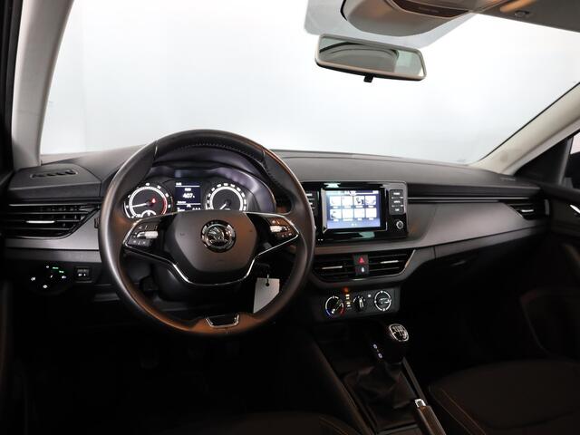 Skoda Kamiq 1.0 TSI Ambition 110 pk | Navigatie via App | Parkeersensoren achter | Cruise control | LED koplampen | Apple Carplay/Android Auto |