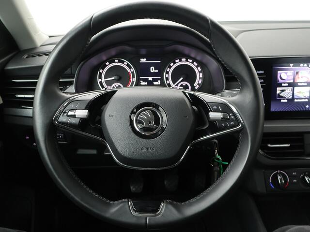 Skoda Kamiq 1.0 TSI Ambition | 110 PK | Cruise control | Parkeersensoren achter | LED koplampen |