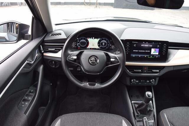 Skoda Kamiq 1.0 TSI 110PK Business Edition | Org. NL | BOVAG Garantie | Stoelverwarming | Vitrual Cockpit | Cruise & Climate Control | 17" Velgen | Parkeersensoren Voor&Achter |