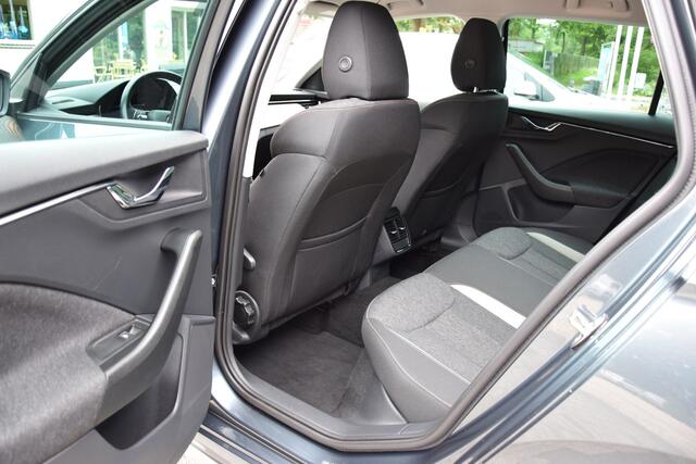 Skoda Kamiq 1.0 TSI 110PK Business Edition | Org. NL | BOVAG Garantie | Stoelverwarming | Vitrual Cockpit | Cruise & Climate Control | 17" Velgen | Parkeersensoren Voor&Achter |