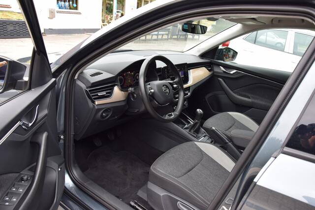 Skoda Kamiq 1.0 TSI 110PK Business Edition | Org. NL | BOVAG Garantie | Stoelverwarming | Vitrual Cockpit | Cruise & Climate Control | 17" Velgen | Parkeersensoren Voor&Achter |