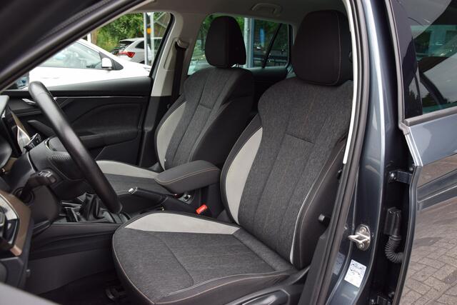 Skoda Kamiq 1.0 TSI 110PK Business Edition | Org. NL | BOVAG Garantie | Stoelverwarming | Vitrual Cockpit | Cruise & Climate Control | 17" Velgen | Parkeersensoren Voor&Achter |