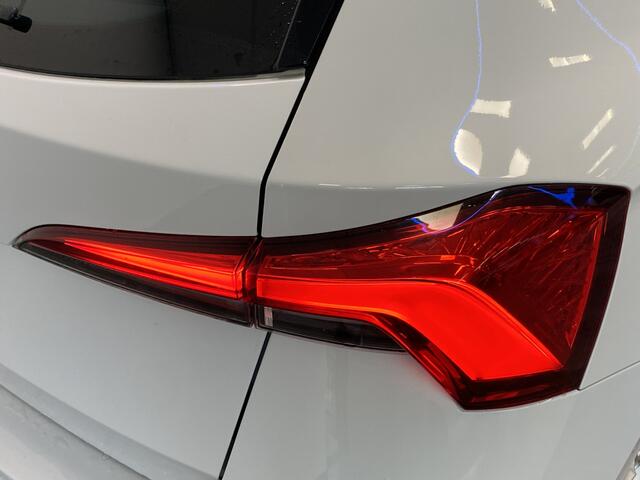 Skoda Kamiq 1.5 TSI ACT Business Edition Carplay PDC Trekhaak Automaat 150PK! 2 Jaar garantie mogelijk* ( vraag naar de voorwaarde)