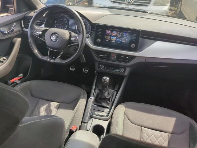 Skoda Kamiq 1.0 TSI Sport Business / Sportstoelen / App-connect / Climate control / getint glas / 17 Inch