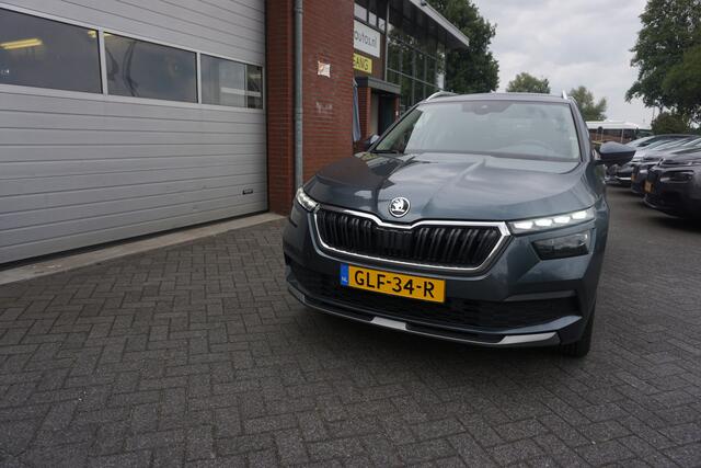 Skoda Kamiq 1.0 TSI STYLE LUXE!! AUG 2021 DIGITALE COCKPIT STOELVERWARMING FULL LED AFN.TREKHAAK NAVIGATIE ANDROID-APPLECARPLAY ECC AIRCO CRUISECONTROL PDC V+A 17INCH ENZ...