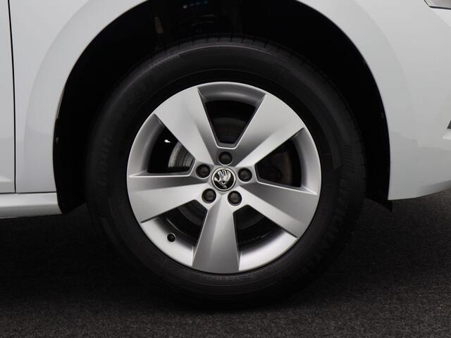 Skoda Kamiq 1.0 TSi 110 Pk Automaat Ambition | LED | Camera | Carplay | Parkeersensoren | Climate | Stoel Verwarming | Cruise | 16 Inch | 39.919 Km!!