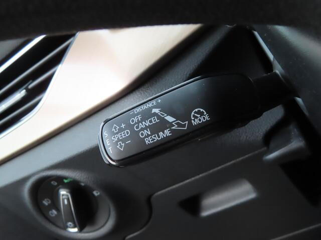 Skoda Kamiq 1.0 TSI Style DSG | groot scherm | adaptive cruise | camera