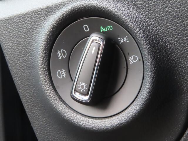 Skoda Kamiq 1.0 TSI Style DSG | groot scherm | adaptive cruise | camera