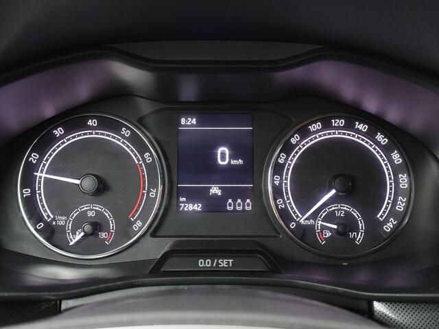 Skoda Kamiq 1.0 TSI Sport Business | 110 PK | Verwarmde voorstoelen | Climate control | LED verlichting |