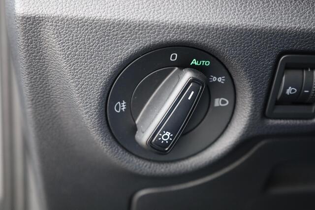 Skoda Kamiq 1.5 TSI ACT Sport Business trekhaak, achteruitrijcamera, 17" LMV, LED verlichting, NL auto dealeronderhouden