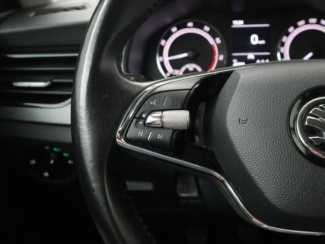 Skoda Kamiq 1.0 TSI Ambition | 110 PK | Cruise control | Airco | Apple Carplay/Android Auto |