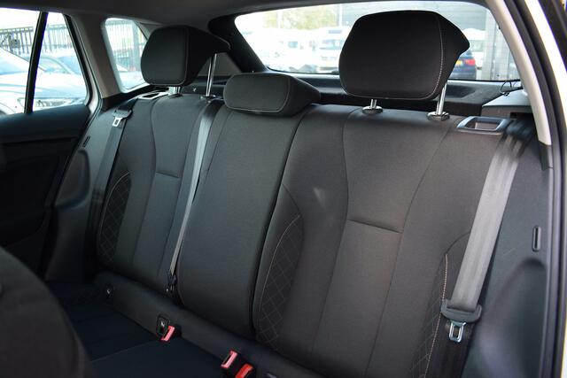 Skoda Kamiq 1.0 TSI Ambition | Automaat | Trekhaak | Apple CarPlay | Airco