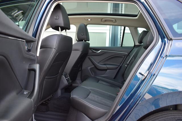 Skoda Kamiq 1.0 TSI Business Edition Panodak | Leer | camera |