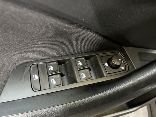 Skoda Kamiq 1.5 TSI Monte Carlo / AUTOMAAT/ ELEKTR. TREKHAAK/ PANO/ DIGITAL DASH/ CRUISE/ LED/ PARK. SENSOREN + CAMERA/ SMARTLINK/ NAVI/ STOEL VERWARM/ CLIMA