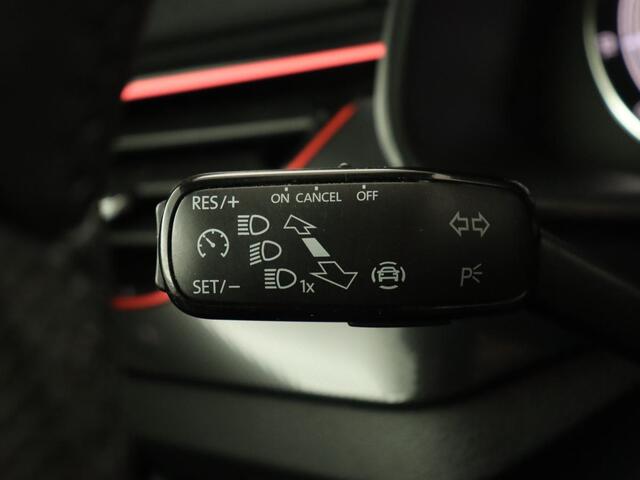 Skoda Kamiq 1.0 TSI Sport | Carplay | Climate control | Parkeerhulp | Cruise control | Full LED | DAB | Sportstoelen | Bluetooth | Sportstuur