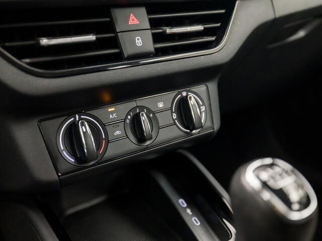 Skoda Kamiq 1.0 TSI Sport (APPLE CARPLAY, CRUISE, LED KOPLAMPEN, SPORTSTOELEN, LANE ASSIST, ARMSTEUN, BLUETOOTH, NIEUWE APK, NIEUWSTAAT)