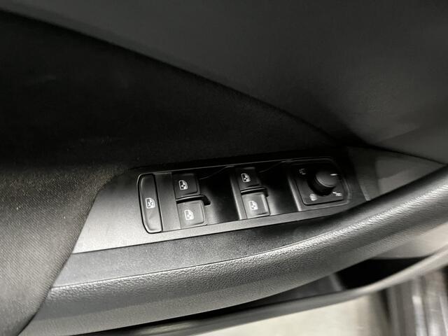 Skoda Kamiq 1.0 TSI Monte Carlo / AUTOMAAT/ PARK. SENSOREN/ CRYSTAL LIGHTING/ STOEL-STUURVERWARM./ SMARTLINK/ CLIMA/ DAB