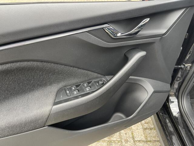 Skoda Kamiq 1.0 TSI Business Edition 16"/ Stoel + stuurverwarming/Keyless/Camera/Apple Carplay & Android Auto/PDC v+a/Climate