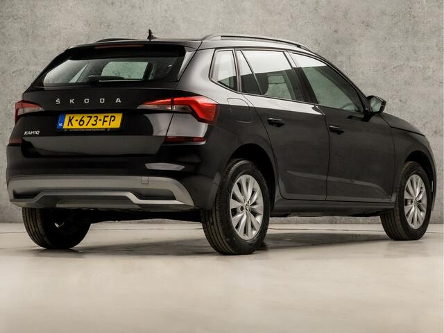 Skoda Kamiq 1.0 TSI Sport (APPLE CARPLAY, CRUISE, LED KOPLAMPEN, SPORTSTOELEN, LM VELGEN, LANE ASSIST, ARMSTEUN, BLUETOOTH, NIEUWE APK, NIEUWSTAAT)