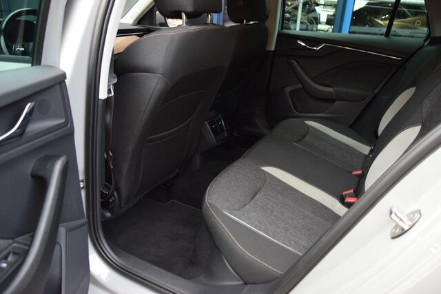 Skoda Kamiq 1.0 TSI 115PK Style | Org. NL | BOVAG Garantie | Stoelverwarming | 16'' Velgen Met All Season Banden | Cruise&Climate Control | PDC Achter | Full LED | Apple Carplay/Android Auto |